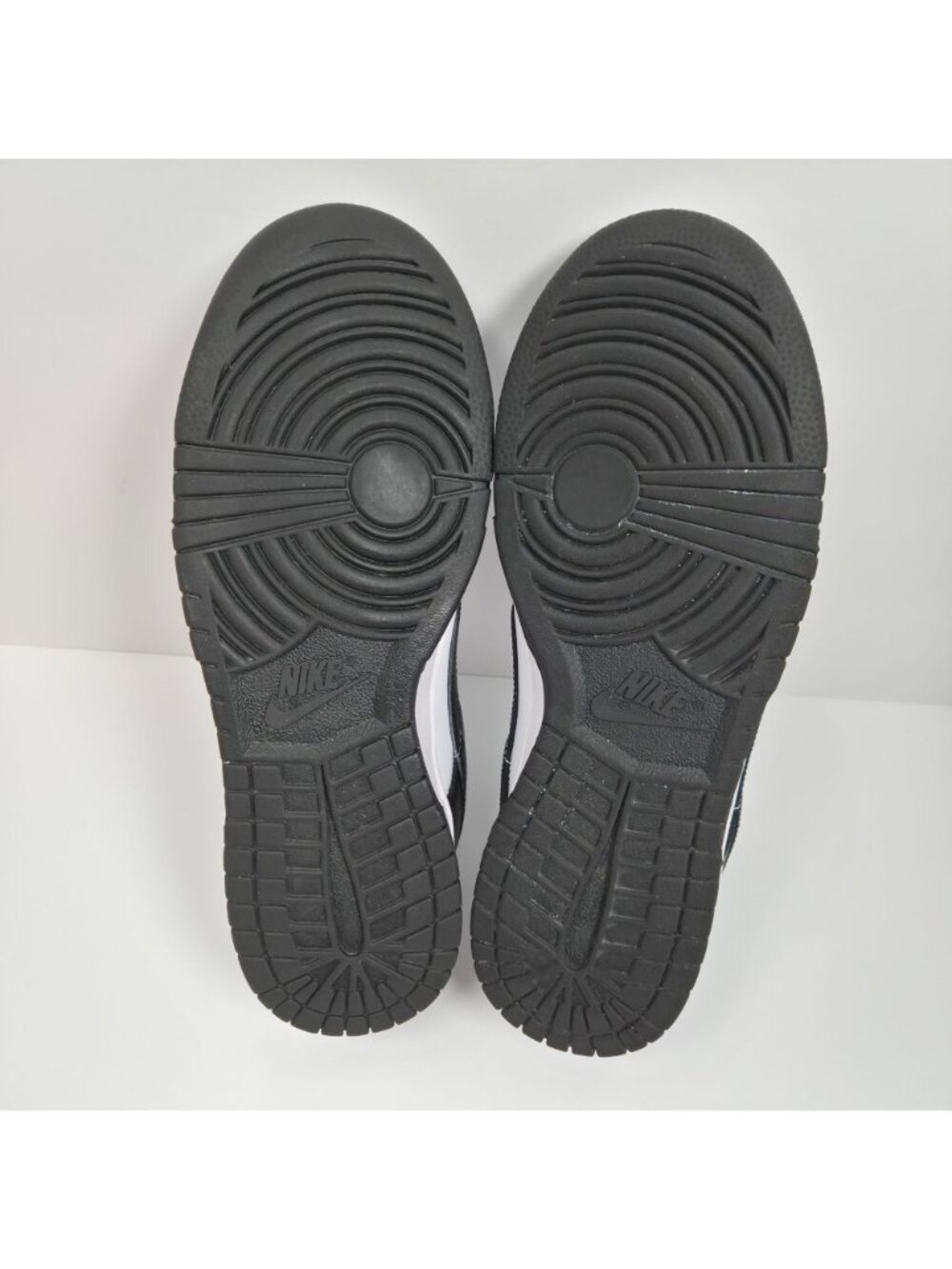 Nike Dunk Low Retro Women's Black White Panda Sneakers DD1503-101 US Size 10 - Picture 7 of 8